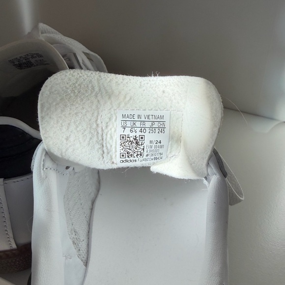 Adidas Samba White and Black Sneakers (Unisex) - Picture 7 of 9